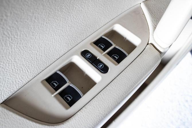 Volkswagen Touareg II с пробегом 2012 года, цена 2 250 000 рублей, 211909 км, внедорожник, Автокод Объявления