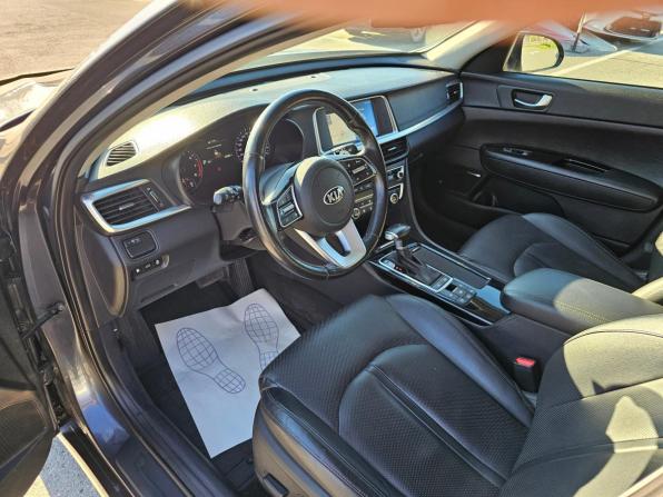 Kia Optima IV Рестайлинг с пробегом 2018 года, цена 2 149 995 рублей, 63981 км, седан, Автокод Объявления