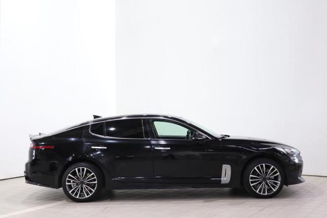 Kia Stinger I с пробегом 2018 года, цена 2 180 000 рублей, 141986 км, лифтбек, Автокод Объявления