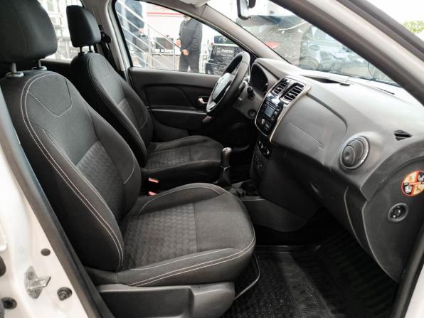 Renault Logan II с пробегом 2015 года, цена 690 000 рублей, 146657 км, седан, Автокод Объявления