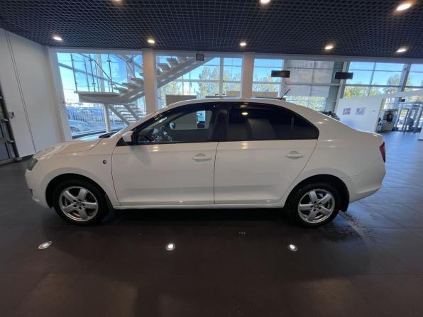 Skoda Rapid I с пробегом 2017 года, цена 1 040 000 рублей, 182929 км, лифтбек, Автокод Объявления