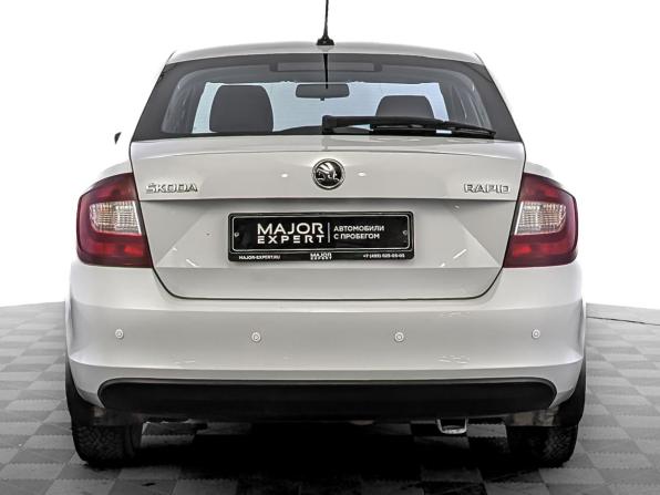 Skoda Rapid I Рестайлинг с пробегом 2018 года, цена 1 025 000 рублей, 174682 км, лифтбек, Автокод Объявления