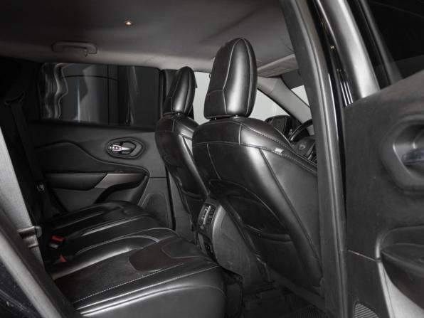 Jeep Cherokee V (KL) Рестайлинг с пробегом 2018 года, цена 1 860 000 рублей, 170055 км, внедорожник, Автокод Объявления