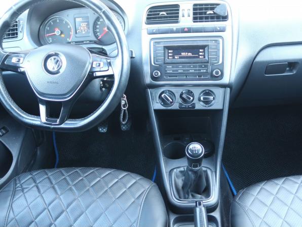 Volkswagen Polo V Рестайлинг с пробегом 2018 года, цена 870 000 рублей, 216312 км, седан, Автокод Объявления