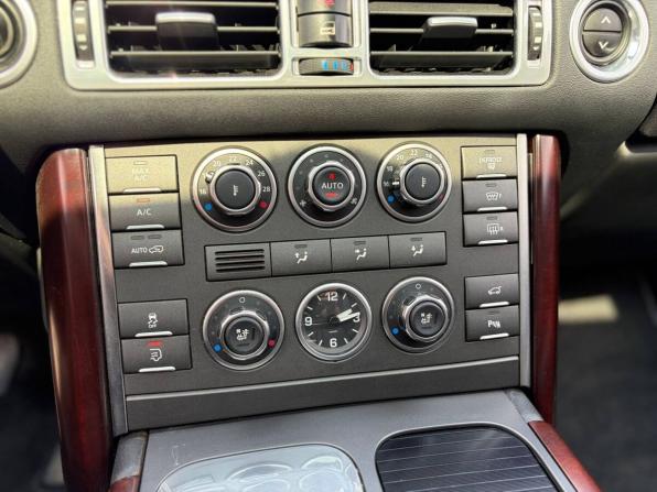 Land Rover Range Rover III Рестайлинг 2 с пробегом 2011 года, цена 1 750 000 рублей, 259996 км, внедорожник, Автокод Объявления