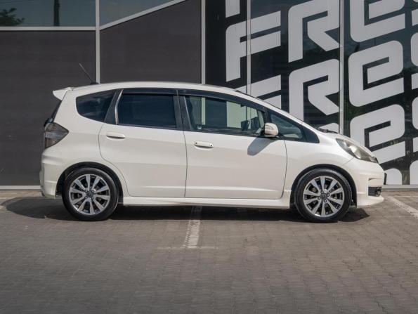 Honda Fit II с пробегом 2012 года, цена 1 360 000 рублей, 96330 км, хэтчбек, Автокод Объявления