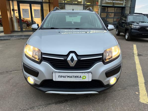 Renault Sandero II с пробегом 2017 года, цена 1 040 000 рублей, 104105 км, хэтчбек, Автокод Объявления