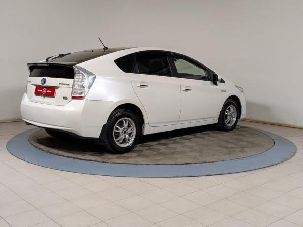 Toyota Prius III (XW30) с пробегом 2009 года, цена 999 900 рублей, 254000 км, лифтбек, Автокод Объявления