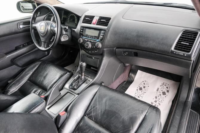 Honda Accord VII Рестайлинг с пробегом 2006 года, цена 949 000 рублей, 293767 км, седан, Автокод Объявления