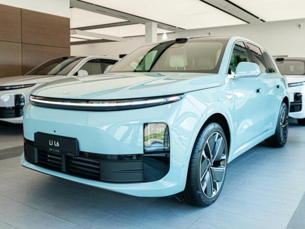 Новый Li Auto (Lixiang) L6 2025 года, цена 8 990 000 рублей, внедорожник, Автокод Объявления