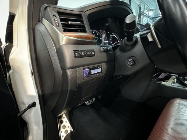 Lexus LX III Рестайлинг 2 с пробегом 2019 года, цена 10 000 000 рублей, 90376 км, внедорожник, Автокод Объявления
