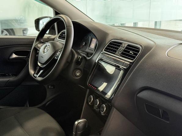 Volkswagen Polo V Рестайлинг с пробегом 2017 года, цена 1 185 000 рублей, 115245 км, седан, Автокод Объявления