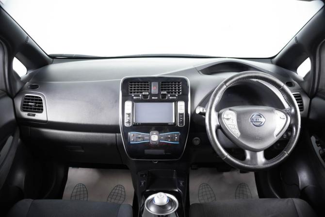 Nissan Leaf I (ZE0/AZE0) с пробегом 2014 года, цена 929 000 рублей, 153000 км, хэтчбек, Автокод Объявления