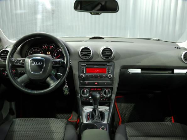 Audi A3 II (8P) Рестайлинг 2 с пробегом 2009 года, цена 669 000 рублей, 292550 км, хэтчбек, Автокод Объявления