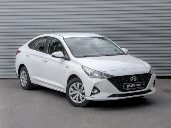 Hyundai Solaris II Рестайлинг с пробегом 2022 года, цена 1 670 000 рублей, 71339 км, седан, Автокод Объявления