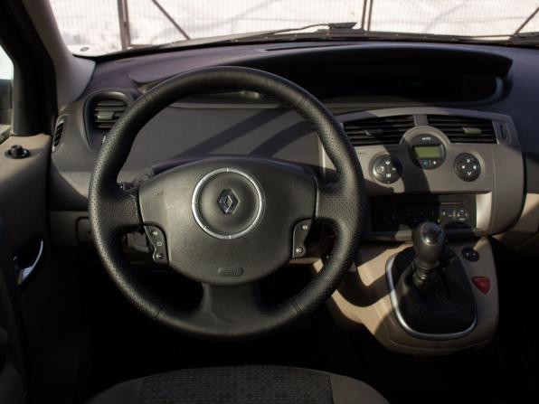 Renault Scenic II Рестайлинг с пробегом 2006 года, цена 465 000 рублей, 240784 км, компактвэн, Автокод Объявления
