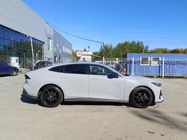 Changan UNI-V I с пробегом 2023 года, цена 2 017 000 рублей, 60019 км, лифтбек, Автокод Объявления