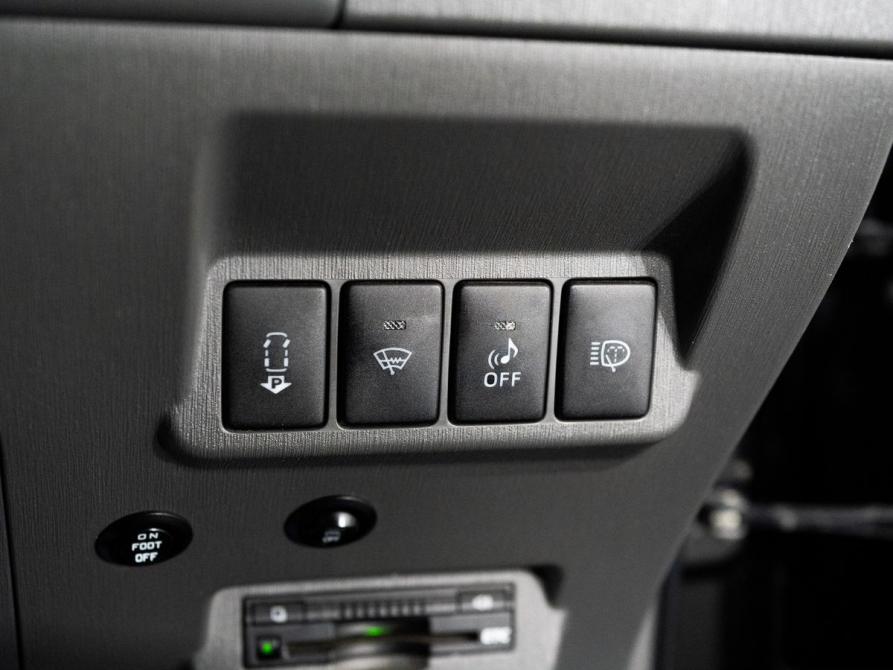 Toyota Prius Alpha I (ZVW40/41) Иркутск  - изображение 16