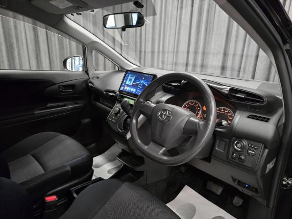 Toyota Wish II Рестайлинг с пробегом 2012 года, цена 1 275 000 рублей, 196000 км, минивэн, Автокод Объявления