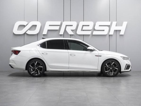 Skoda Octavia IV (A8) с пробегом 2023 года, цена 2 299 000 рублей, 130463 км, лифтбек, Автокод Объявления