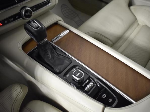 Volvo S90 II с пробегом 2017 года, цена 2 799 900 рублей, 183043 км, седан, Автокод Объявления
