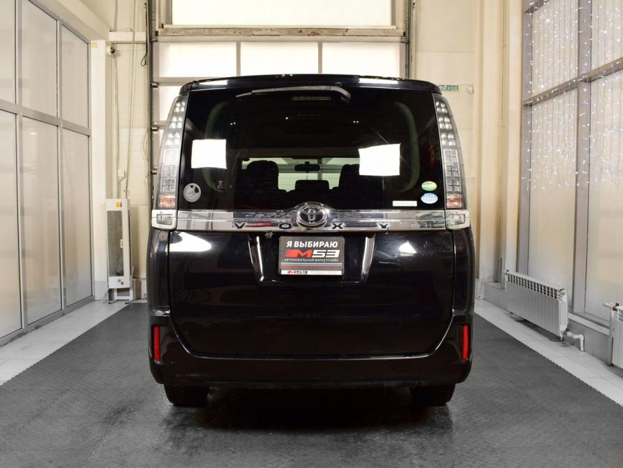 Toyota Voxy III (R80) Кемерово  - изображение 3