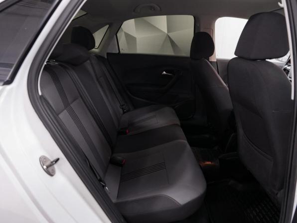 Volkswagen Polo V Рестайлинг с пробегом 2016 года, цена 1 295 000 рублей, 79000 км, седан, Автокод Объявления