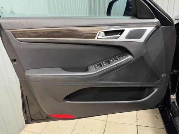 Hyundai Genesis II с пробегом 2015 года, цена 2 145 000 рублей, 147558 км, седан, Автокод Объявления