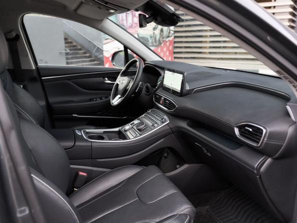 Hyundai Santa Fe IV Рестайлинг с пробегом 2021 года, цена 3 735 200 рублей, 67850 км, внедорожник, Автокод Объявления