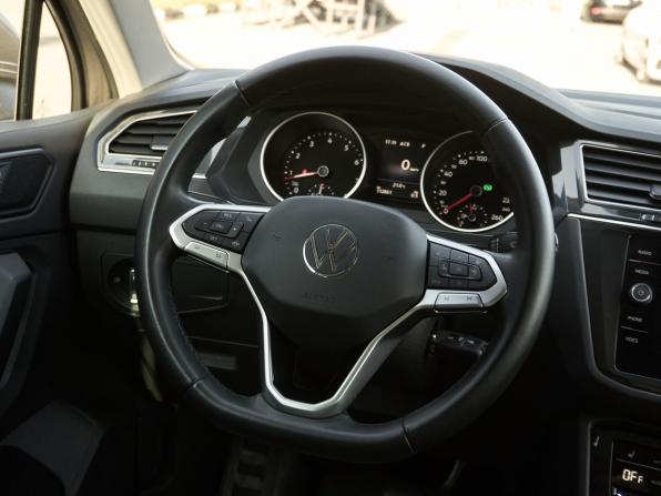Volkswagen Tiguan II Рестайлинг с пробегом 2021 года, цена 2 638 000 рублей, 112845 км, внедорожник, Автокод Объявления