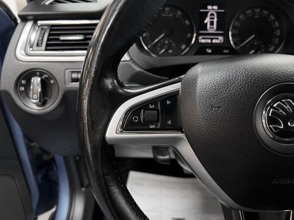 Skoda Rapid I с пробегом 2014 года, цена 1 090 000 рублей, 140776 км, лифтбек, Автокод Объявления