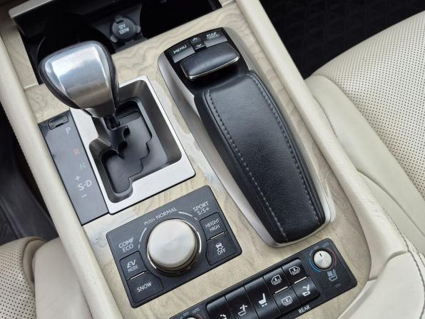 Lexus LS IV Рестайлинг 2 с пробегом 2013 года, цена 2 950 000 рублей, 182488 км, седан, Автокод Объявления