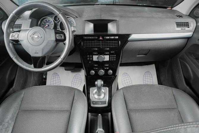 Opel Astra H Рестайлинг с пробегом 2007 года, цена 639 000 рублей, 310000 км, седан, Автокод Объявления