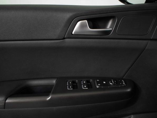 Kia Sportage IV Рестайлинг с пробегом 2019 года, цена 2 490 000 рублей, 38797 км, внедорожник, Автокод Объявления