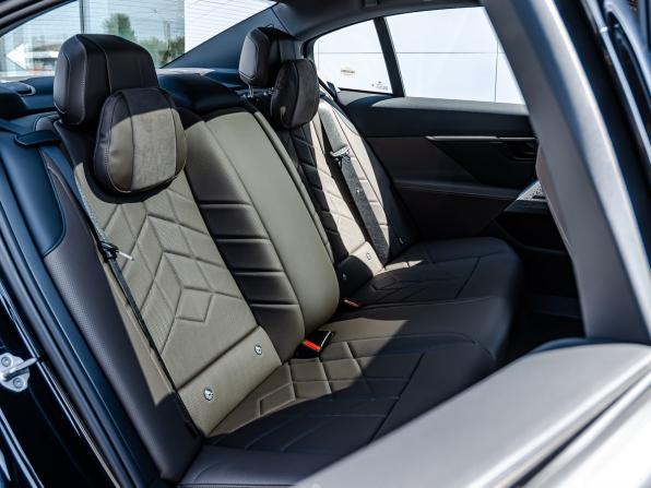 BMW 5 серии VIII (G60/G61/G68) с пробегом 2025 года, цена 8 490 000 рублей, 509 км, седан, Автокод Объявления