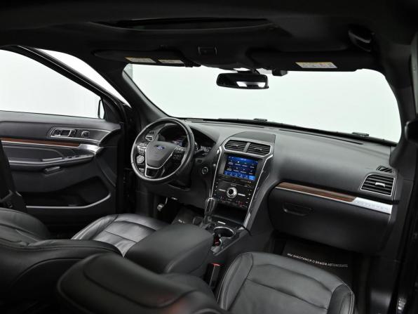 Ford Explorer V Рестайлинг с пробегом 2018 года, цена 2 299 000 рублей, 163000 км, внедорожник, Автокод Объявления
