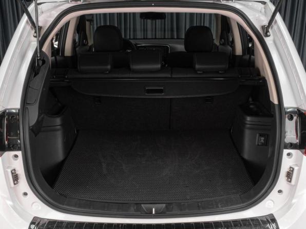 Mitsubishi Outlander III Рестайлинг 3 с пробегом 2022 года, цена 3 710 000 рублей, 6357 км, внедорожник, Автокод Объявления