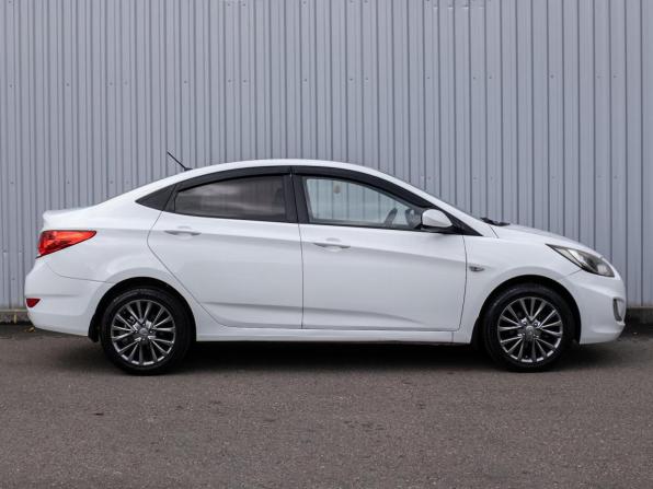 Hyundai Solaris I с пробегом 2013 года, цена 869 000 рублей, 175715 км, седан, Автокод Объявления