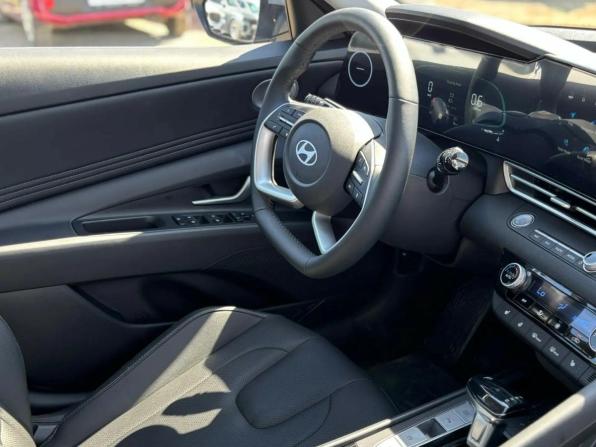 Hyundai Elantra VII (CN7) Рестайлинг с пробегом 2025 года, цена 2 440 000 рублей, 36 км, седан, Автокод Объявления