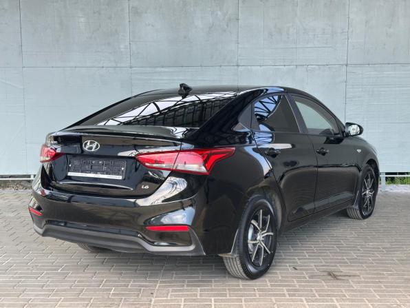 Hyundai Solaris II с пробегом 2017 года, цена 1 075 000 рублей, 194000 км, седан, Автокод Объявления