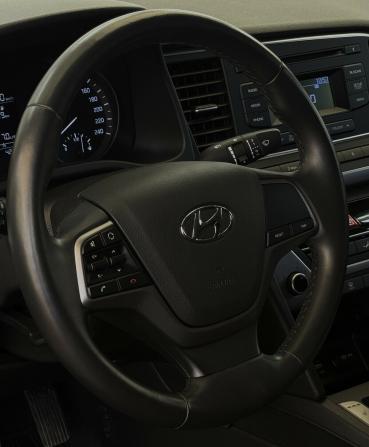 Hyundai Elantra VI (AD) с пробегом 2017 года, цена 1 875 000 рублей, 42987 км, седан, Автокод Объявления