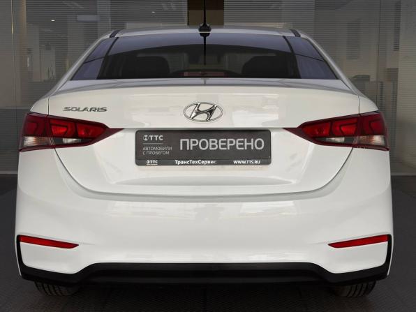 Hyundai Solaris II с пробегом 2018 года, цена 1 055 000 рублей, 190000 км, седан, Автокод Объявления