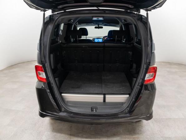 Honda Freed I с пробегом 2010 года, цена 1 100 000 рублей, 136000 км, компактвэн, Автокод Объявления