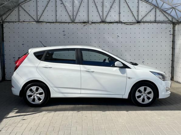Hyundai Solaris I Рестайлинг с пробегом 2015 года, цена 950 000 рублей, 117116 км, хэтчбек, Автокод Объявления