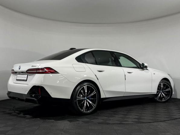 BMW 5 серии VIII (G60/G61/G68) с пробегом 2023 года, цена 7 735 000 рублей, 7301 км, седан, Автокод Объявления