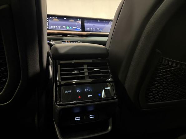 Geely Monjaro I с пробегом 2023 года, цена 2 849 800 рублей, 86500 км, внедорожник, Автокод Объявления