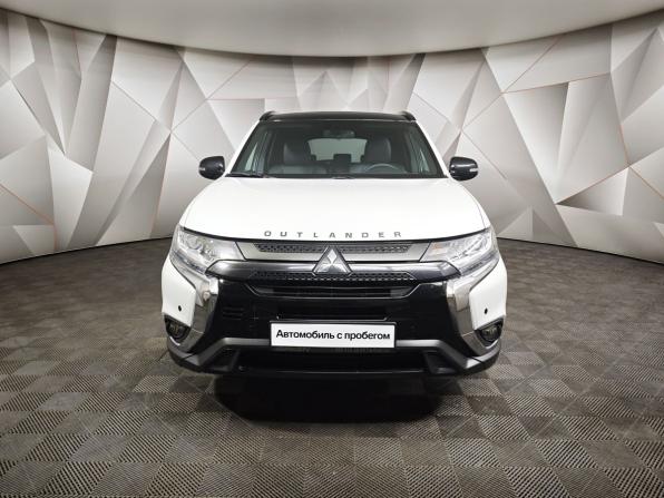 Mitsubishi Outlander III Рестайлинг 3 с пробегом 2022 года, цена 2 895 000 рублей, 30953 км, внедорожник, Автокод Объявления