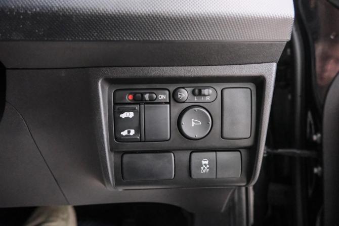 Honda Freed I Рестайлинг с пробегом 2012 года, цена 1 099 000 рублей, 190000 км, компактвэн, Автокод Объявления