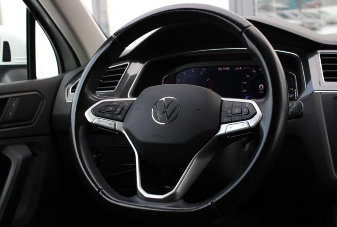 Volkswagen Tiguan II Рестайлинг с пробегом 2021 года, цена 2 860 000 рублей, 56293 км, внедорожник, Автокод Объявления