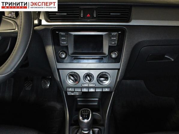 Skoda Rapid I с пробегом 2016 года, цена 1 037 000 рублей, 135713 км, лифтбек, Автокод Объявления